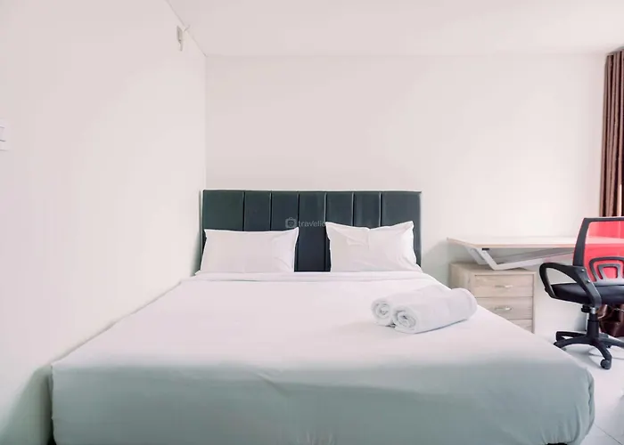 Homey And Warm 1Br At Sentraland Cengkareng Apartment By Travelio