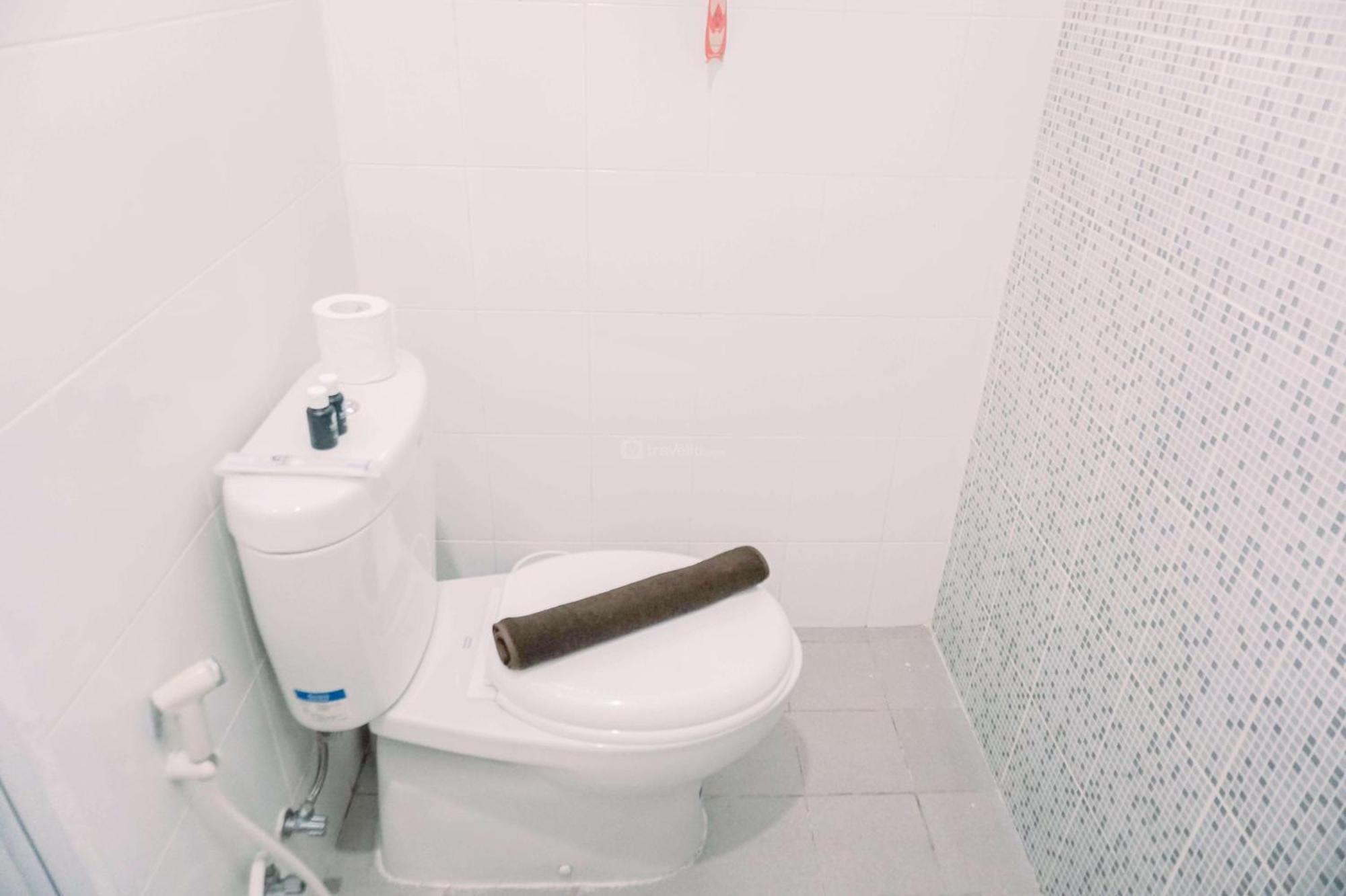 Homey And Warm 1br At Sentraland Cengkareng By Travelio Apartment