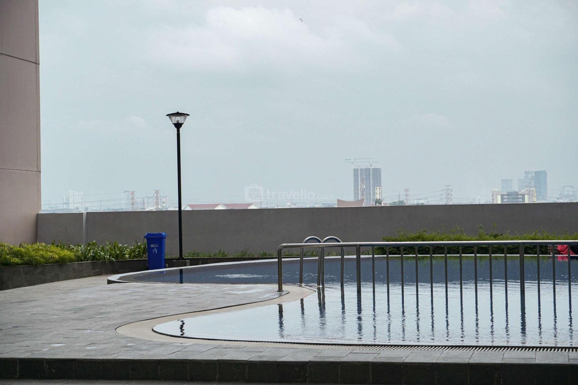Homey And Warm 1br At Sentraland Cengkareng By Travelio Apartment Jakarta